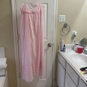 Bill Tice 100% cotton nightgown. EUC
